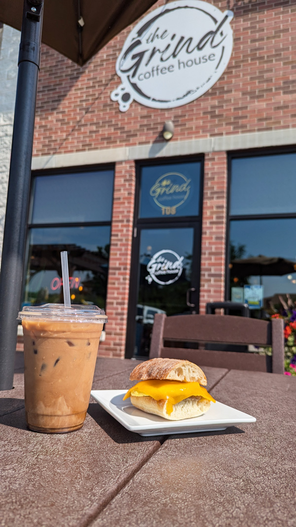 the-grind-holmen-breakfast-sandwiches-drinks-the-blu-group-photographer-nicole-haggerty